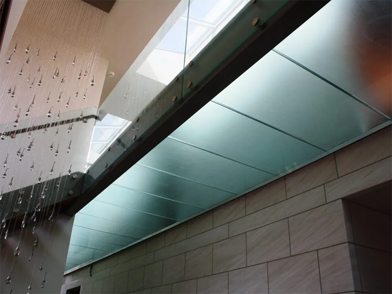 Quelle est la diff&eacute;rence entre le verre diffus et le rev&ecirc;tement diffus